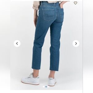 American Eagle Outfitters Deep Blue Slim Straight Crop Jeans